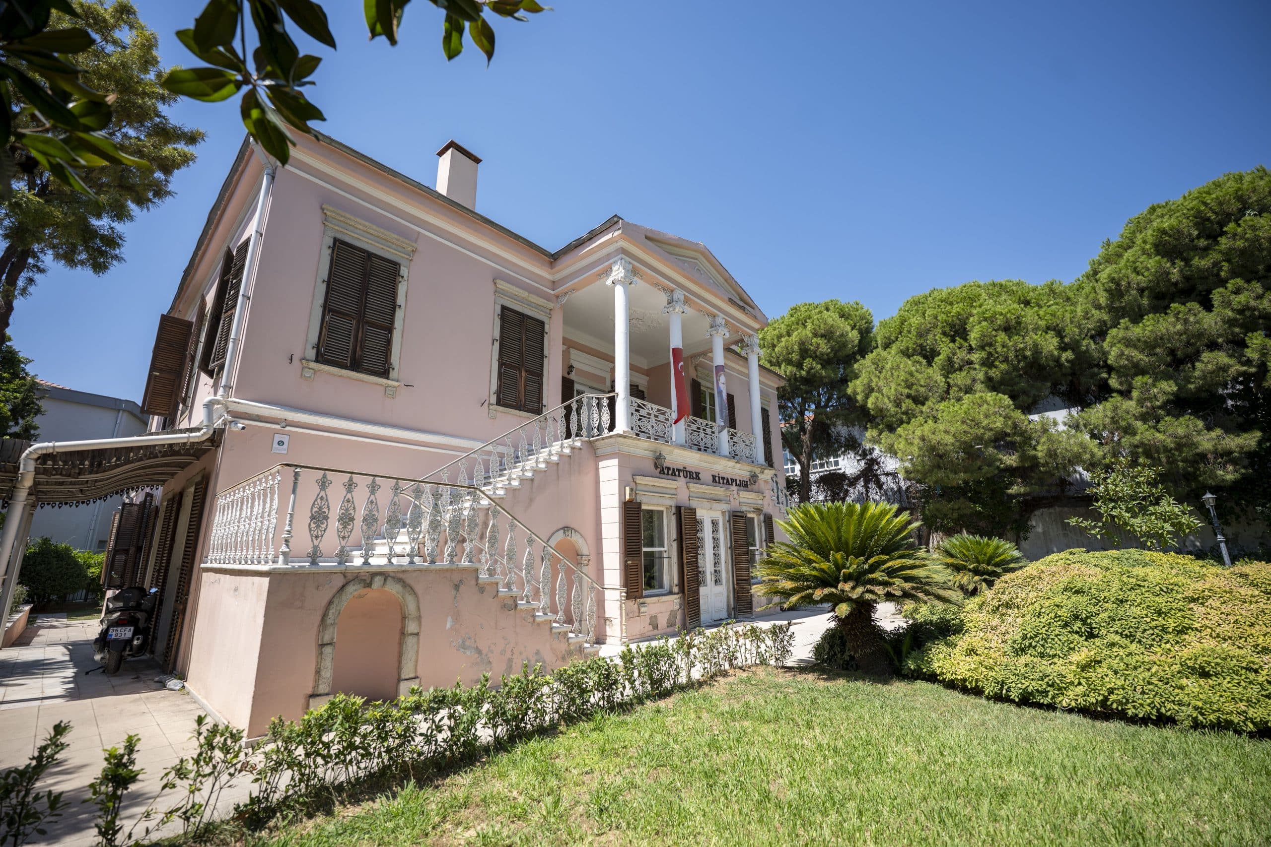 Belhomme Köşkü (Atatürk Kütüphanesi) - Galeri 12