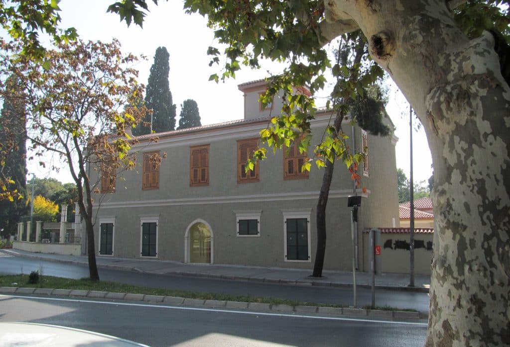 Kuyulu Ev (İngiliz Kulübü)