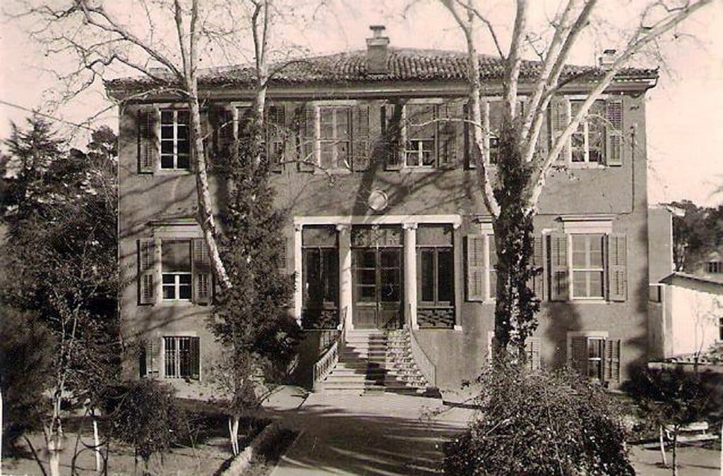 Körler Okulu (Eski Yetiştirme Yurdu) / La Fontaine Evi