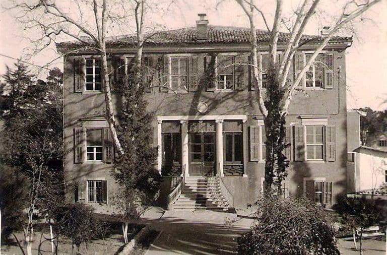 Körler Okulu (Eski Yetiştirme Yurdu) / La Fontaine Evi